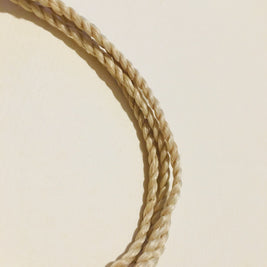 野州麻の最高品質特等の精麻を使用した長さ80㎝太さ3㎜の精麻の紐