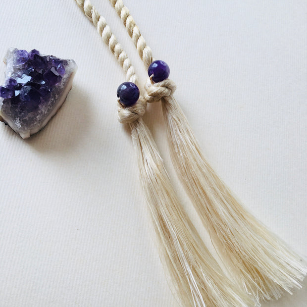 希少な特等精麻を使用し天然石のアメジストを付けた首掛け