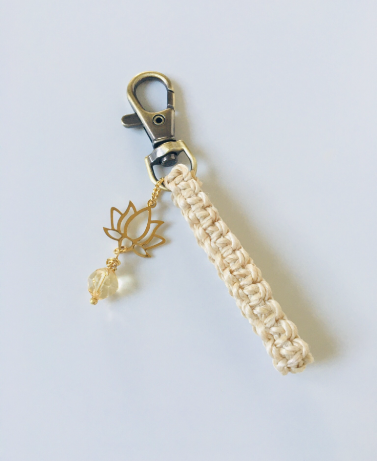 希少な国産１００％精麻とシトリンの御守りストラップ
