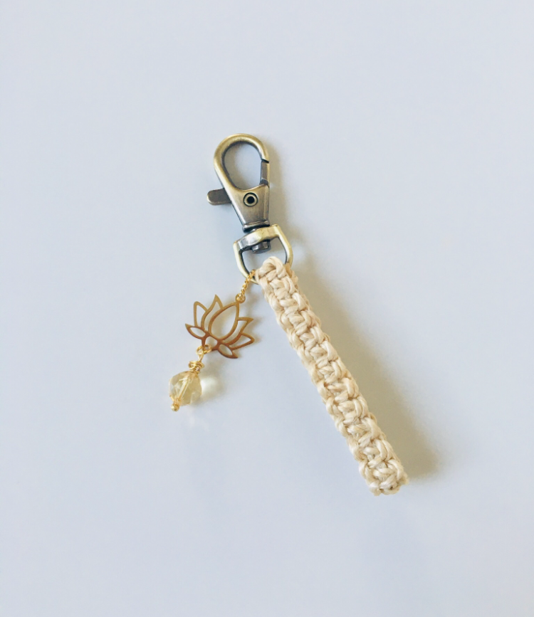希少な国産１００％精麻とシトリンの御守りストラップ