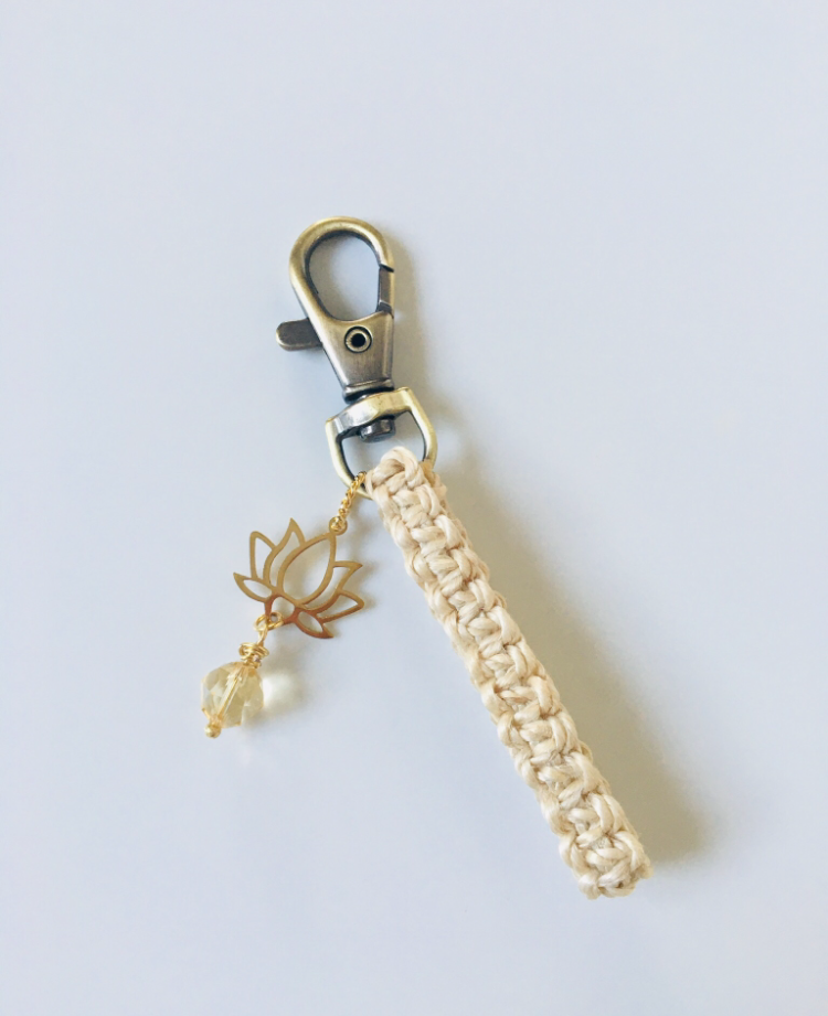 希少な国産１００％精麻とシトリンの御守りストラップ