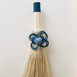 希少な野州の藍染め精麻とグレードAAA水晶を使用した魔法のほうき