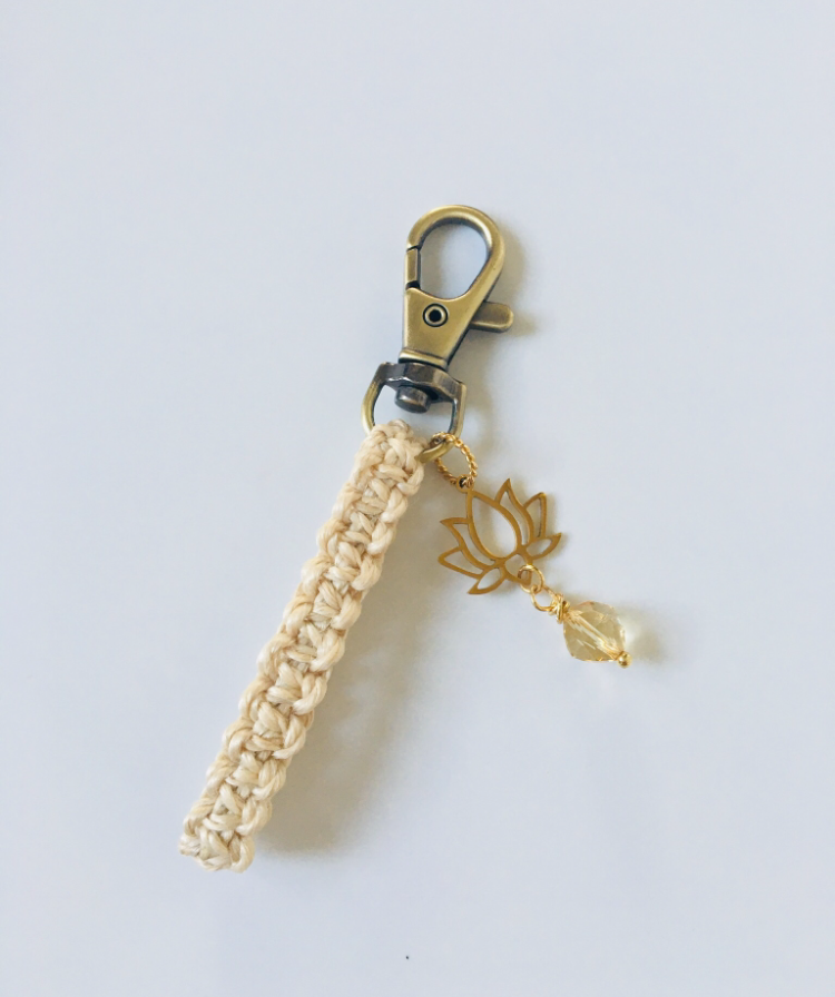 希少な国産１００％精麻とシトリンの御守りストラップ