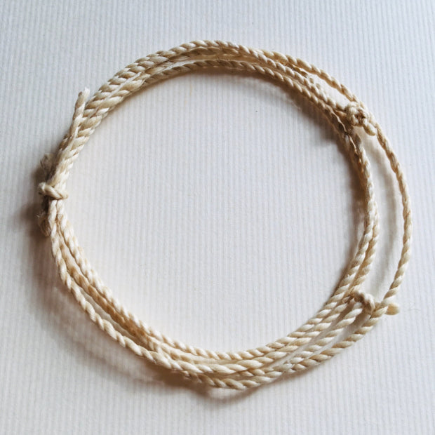 野州麻の最高品質特等の精麻を使用した長さ120㎝太さ2㎜の精麻の紐