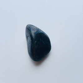 神が宿る植物精麻とスペクトロライトの石包みペンダント【紐太め】