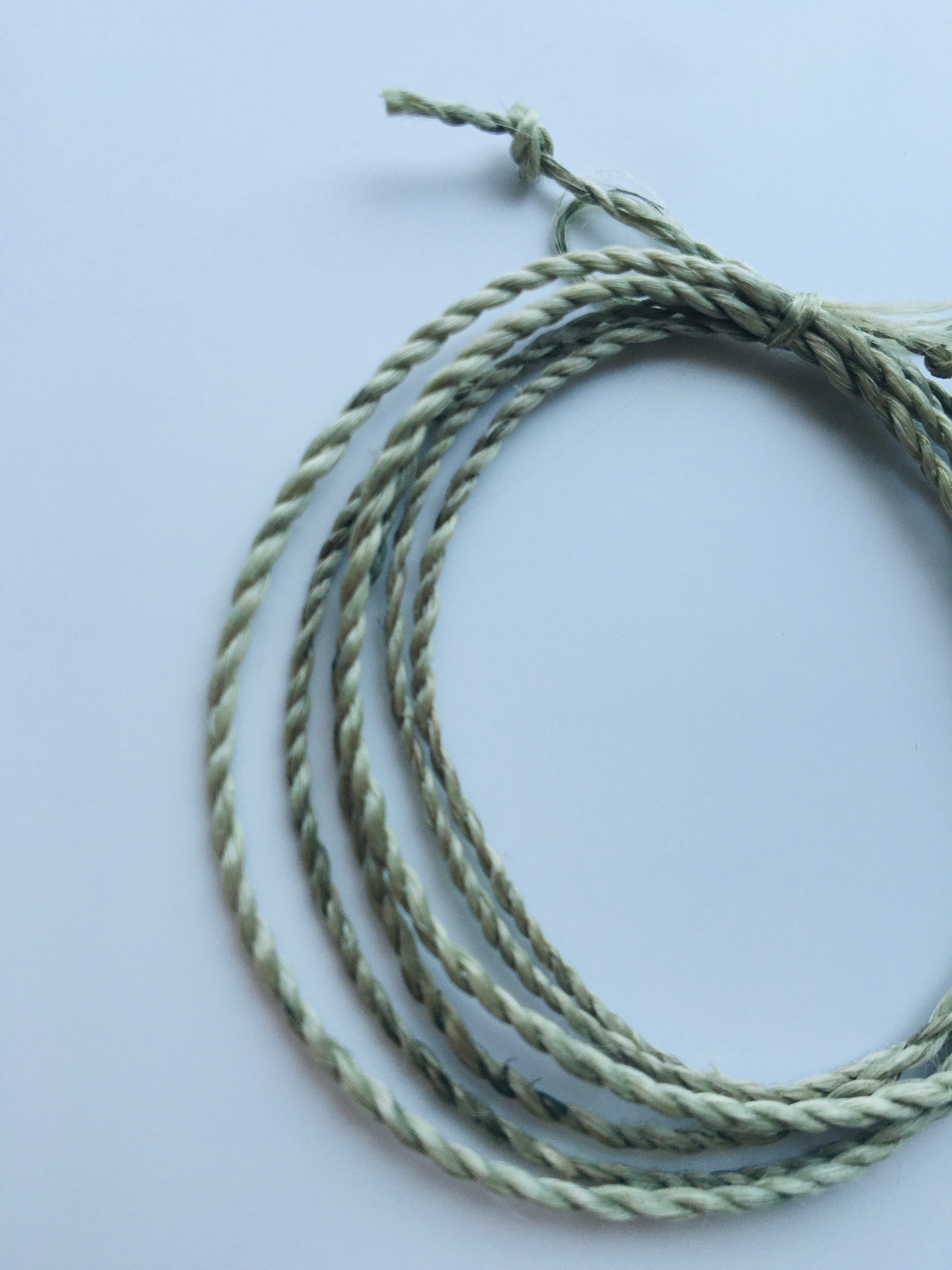 希少な野州麻の桑の葉染め精麻の紐100㎝　Mulberry‑Dyed Sacred Seima Cord