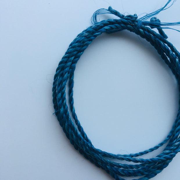 希少な野州麻の藍染め精麻の紐100㎝　Indigo‑Dyed Sacred Seima Cord