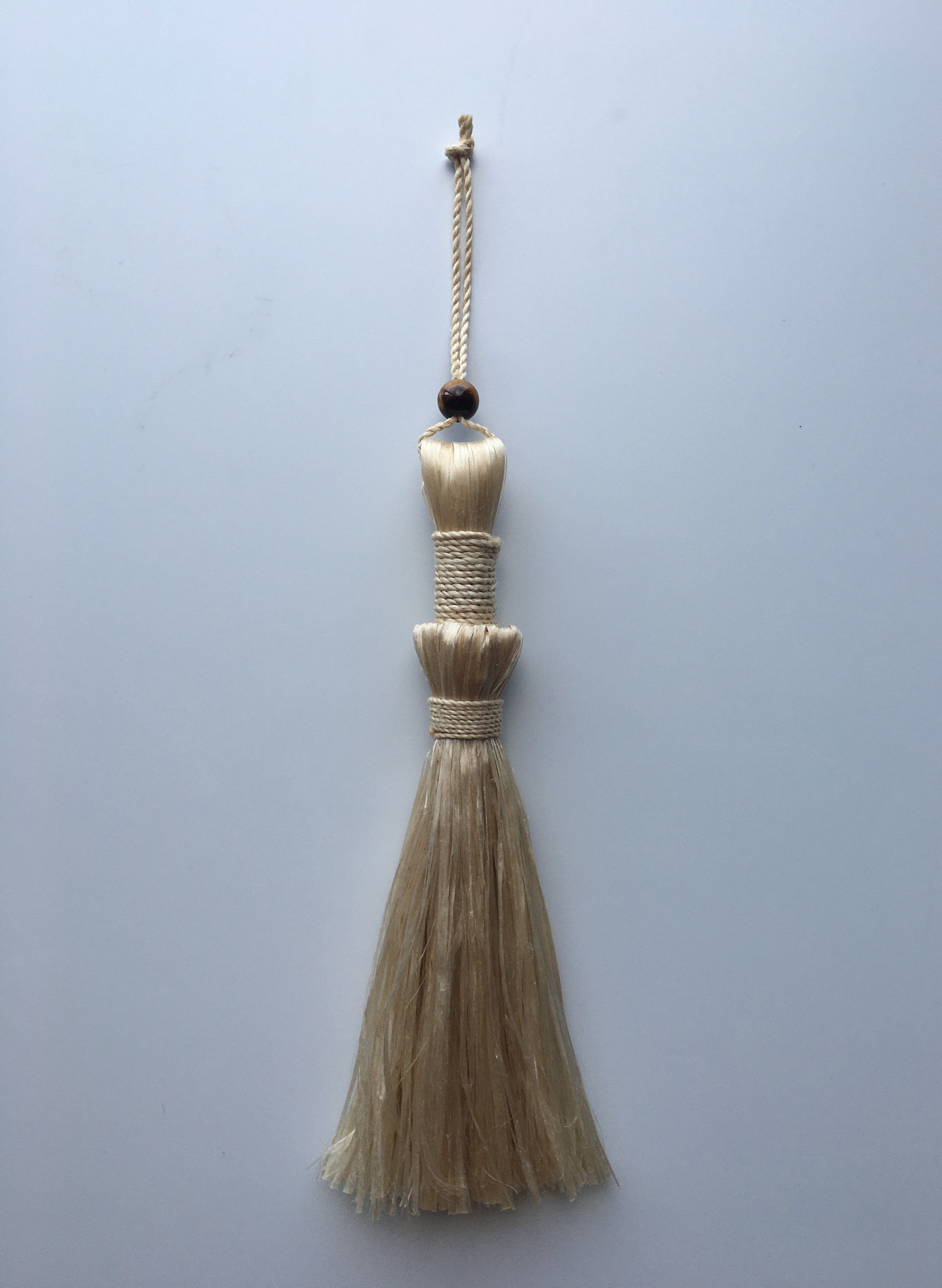 希少な特等精麻とタイガーアイを使用したプレミアムほうき