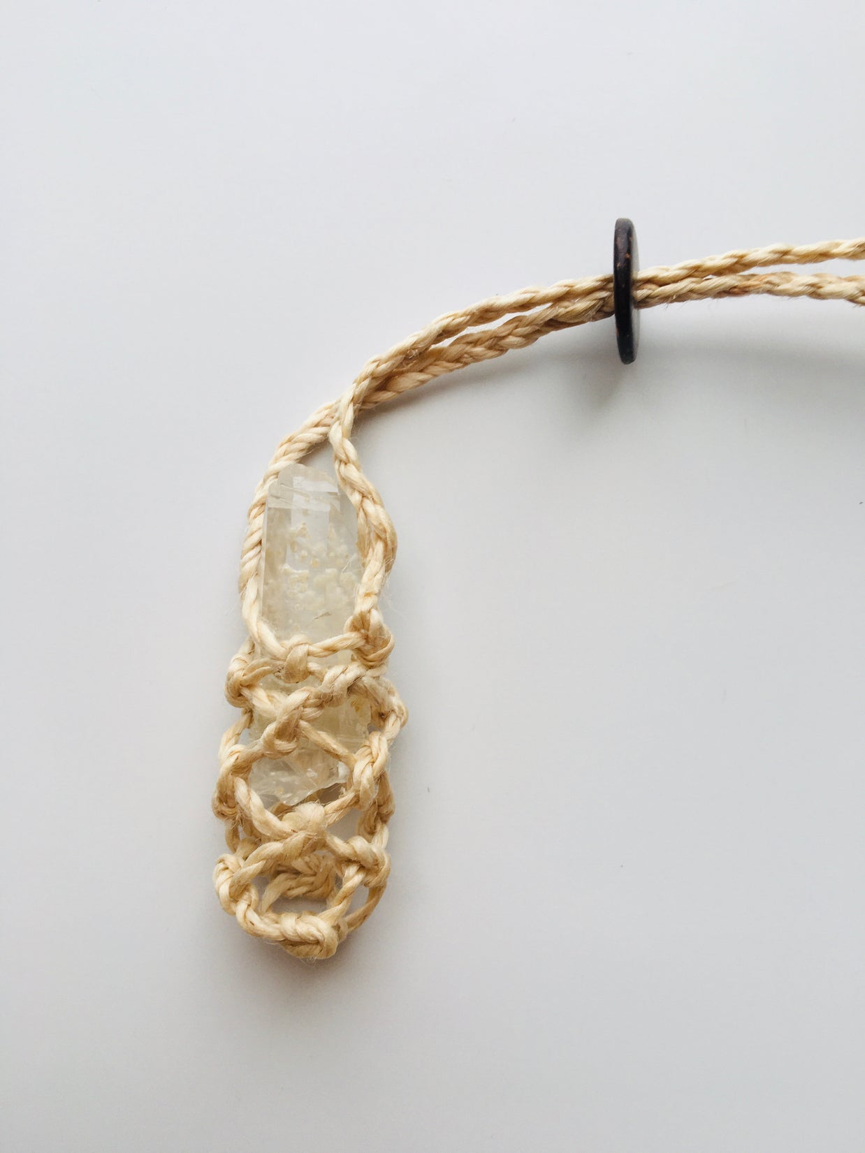 天孫降臨の地高千穂水晶と希少な精麻を使用したペンダント