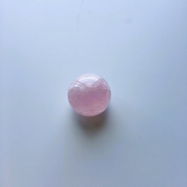 神が宿る植物精麻とローズクォーツを使用した石包みペンダント