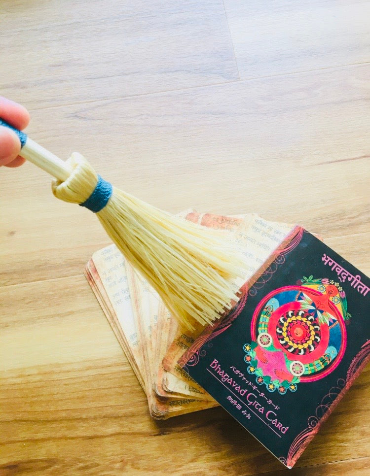 希少な野州麻の藍染め精麻を使用した祓いほうき