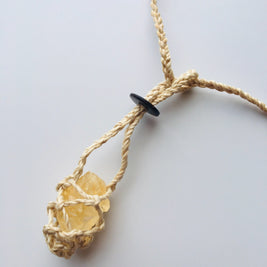 精麻包みシトリン・ヒーリングペンダント　-Citrine Healing Pendant Wrapped in Seima Hemp-