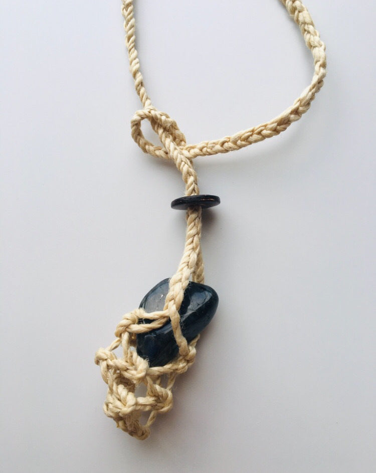 光宿るスペクトロライト御守ペンダント　-Luminous Spectrolite Amulet Pendant-