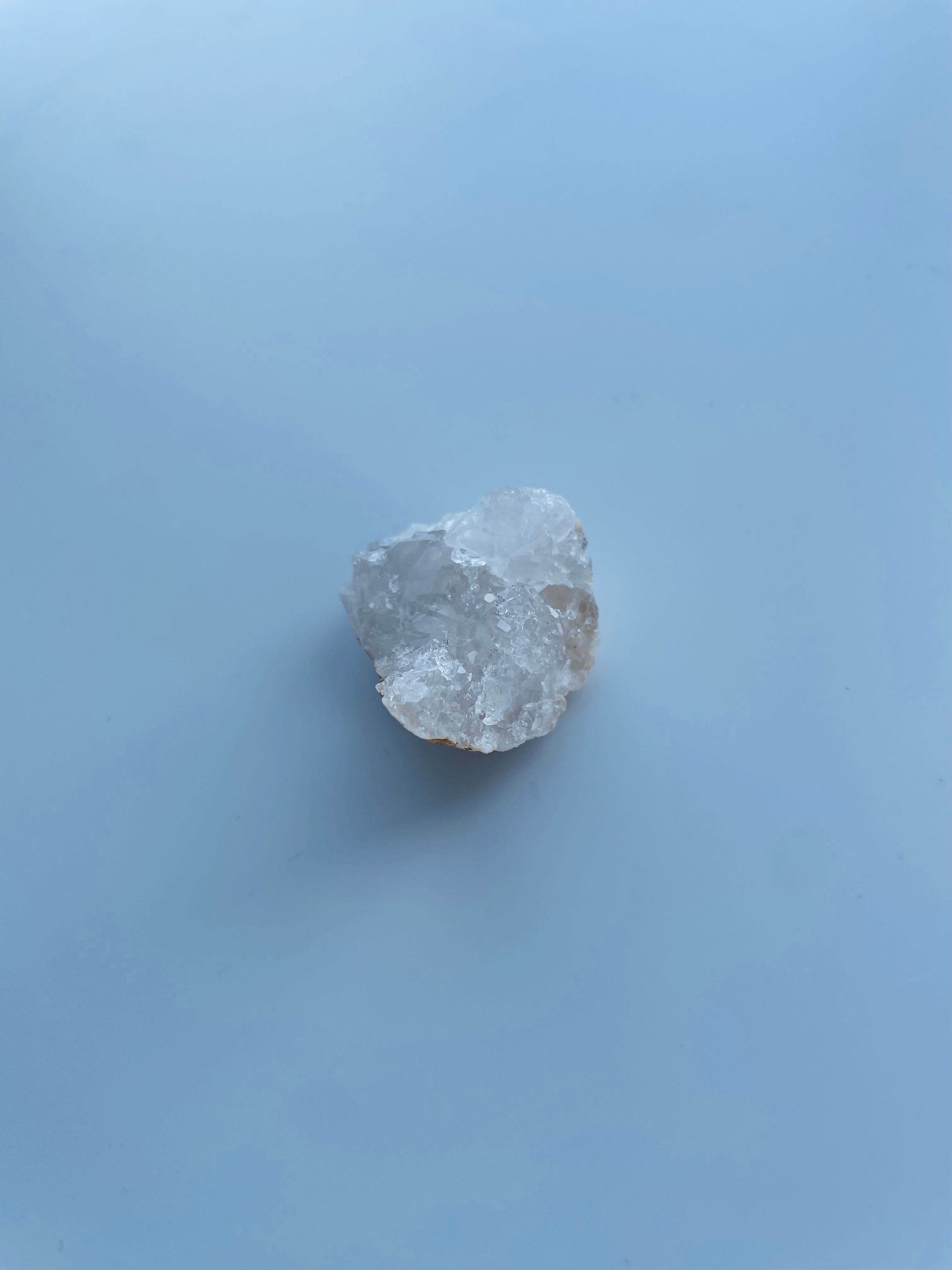 水晶ジオード 浄化セット モロッコ産 精麻紐付き（太さ3～4mm・長さ80cm）天然クリスタル 約3cm・一点物｜空間浄化 お守り