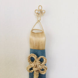 神聖精麻の藍染め飾り ～幸運のクローバーと水晶～　Indigo?Dyed Sacred Seima Ornament
