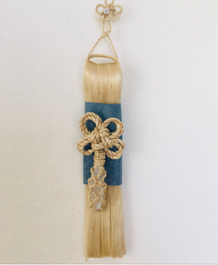 神聖精麻の藍染め飾り ～幸運のクローバーと水晶～　Indigo?Dyed Sacred Seima Ornament