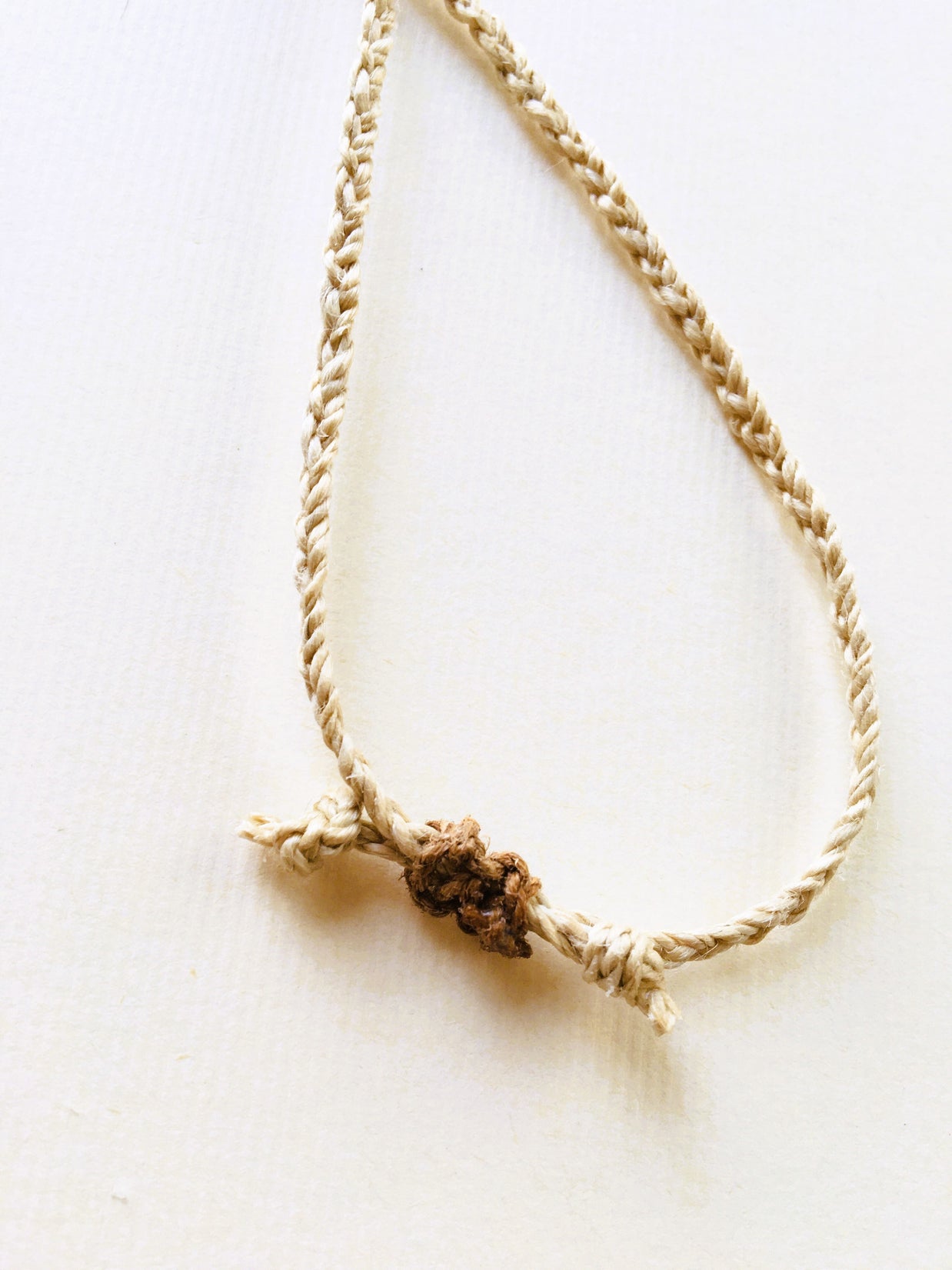 精麻とマイナスエネルギーをプラスに変える石アメジストのお守りペンダント　-Seima & Amethyst Energy?Transforming Amulet Pendant-