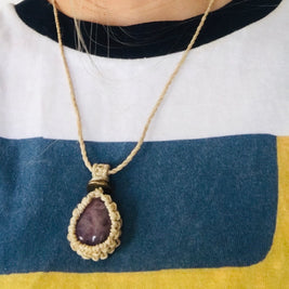 精麻とラズベリークオーツの神聖マクラメペンダント  -Sacred Seima & Raspberry Quartz Macram? Pendant-
