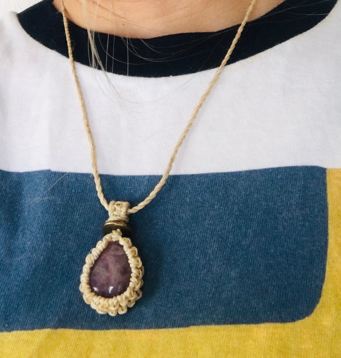 精麻とラズベリークオーツの神聖マクラメペンダント  -Sacred Seima & Raspberry Quartz Macram? Pendant-