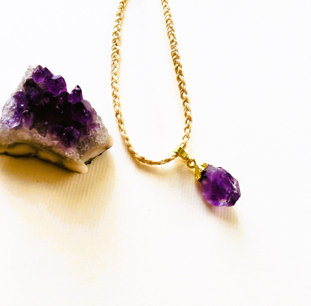 精麻とマイナスエネルギーをプラスに変える石アメジストのお守りペンダント　-Seima & Amethyst Energy?Transforming Amulet Pendant-