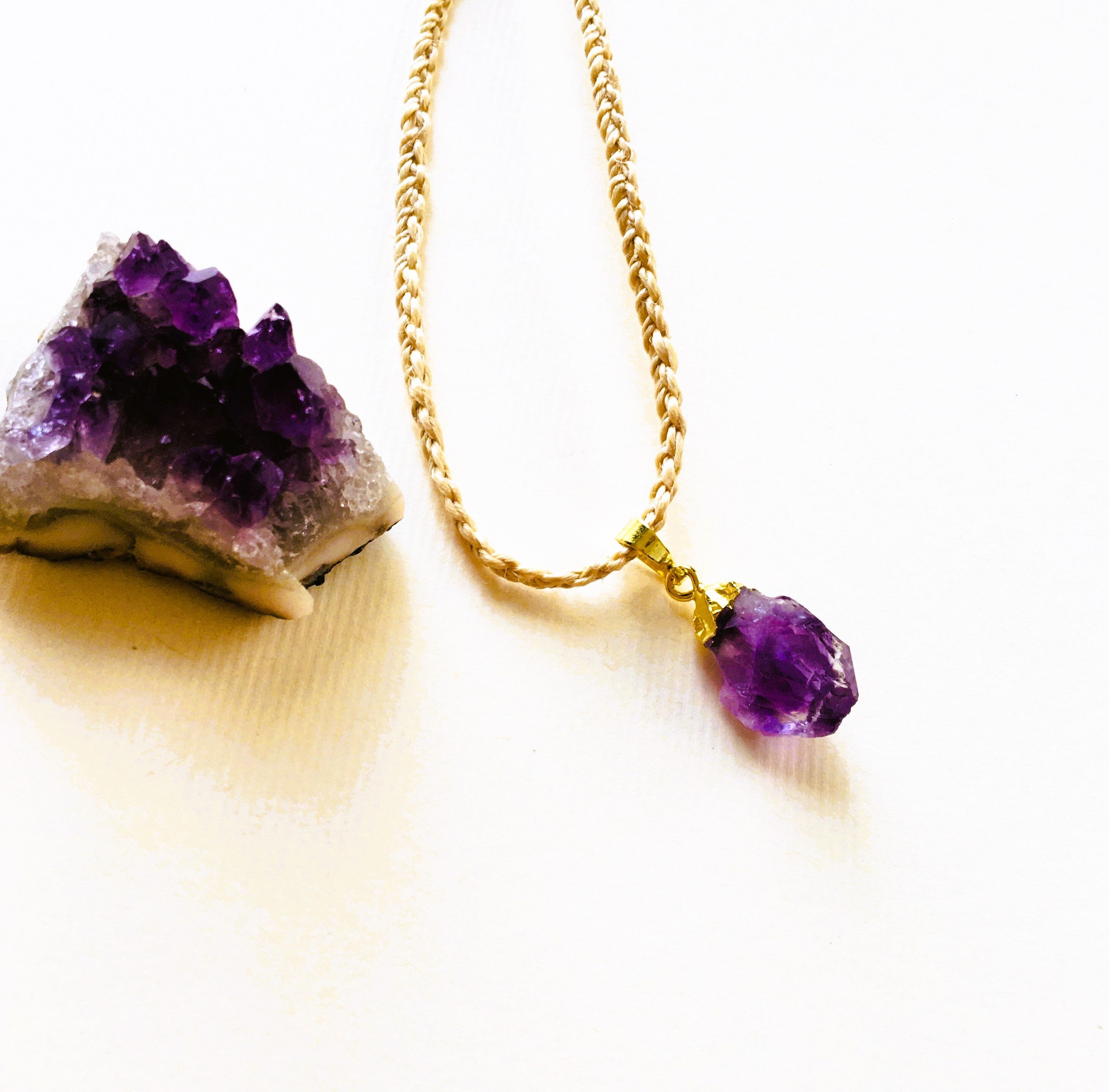 精麻とマイナスエネルギーをプラスに変える石アメジストのお守りペンダント　-Seima & Amethyst Energy?Transforming Amulet Pendant-