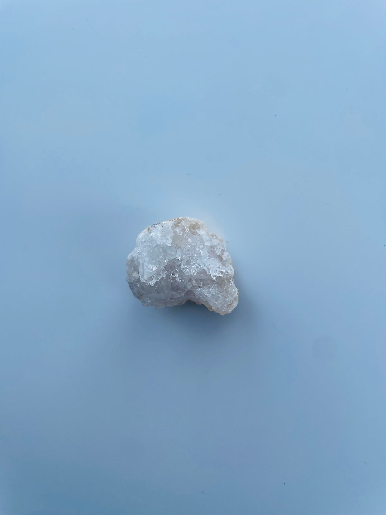 水晶ジオード 浄化セット モロッコ産 精麻紐付き（太さ3～4mm・長さ80cm）天然クリスタル 約3cm・一点物｜空間浄化 お守り
