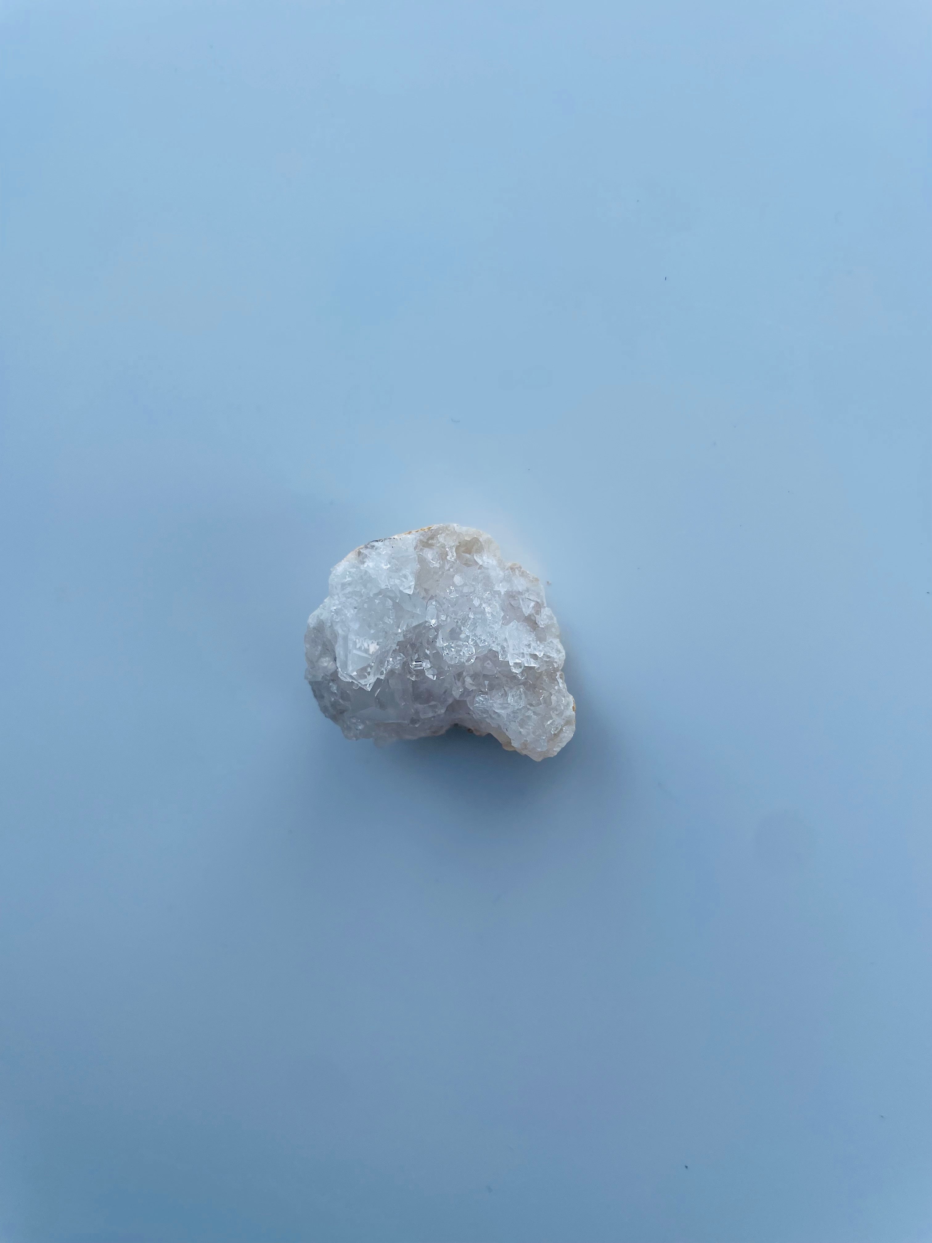 水晶ジオード 浄化セット モロッコ産 精麻紐付き（太さ3～4mm・長さ80cm）天然クリスタル 約3cm・一点物｜空間浄化 お守り