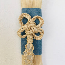 神聖精麻の藍染め飾り ～幸運のクローバーと水晶～　Indigo?Dyed Sacred Seima Ornament