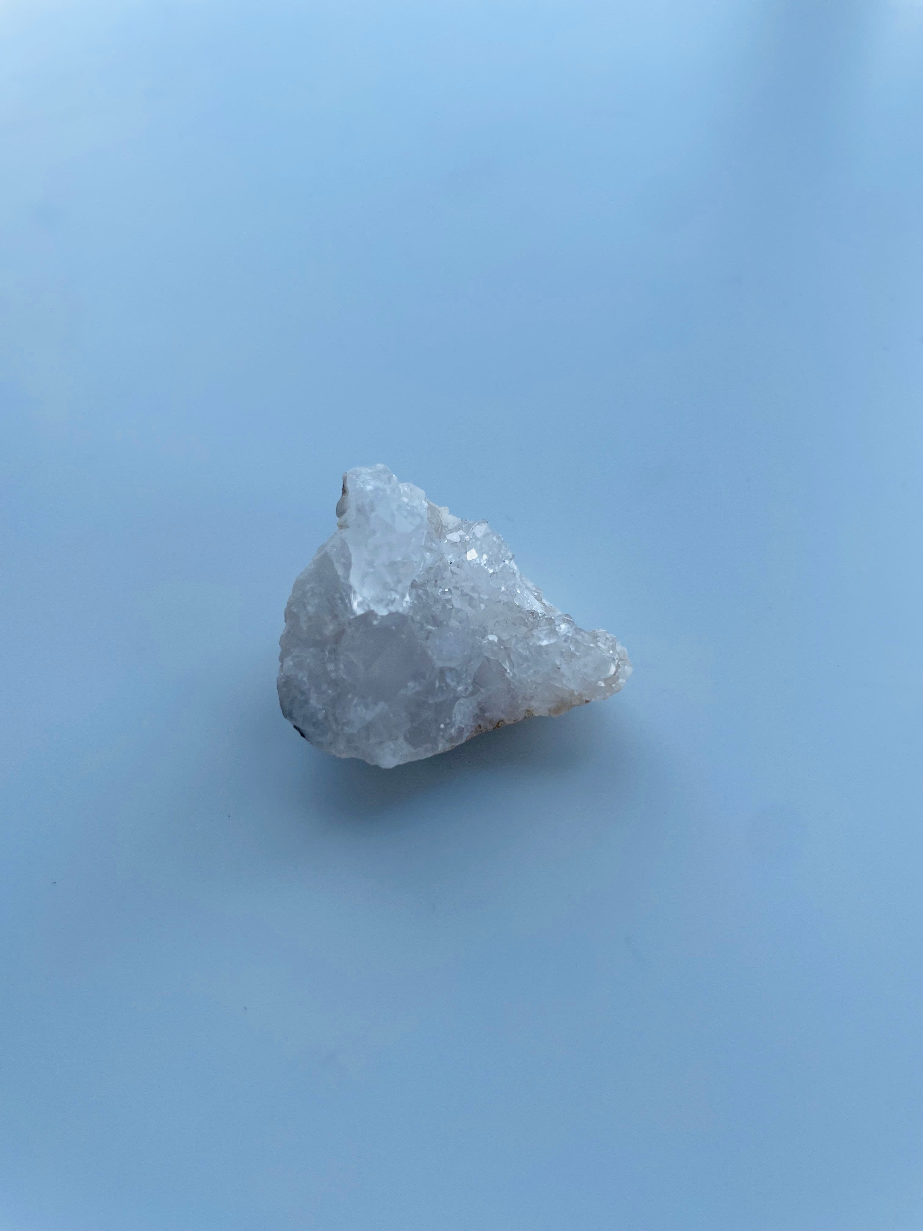 水晶ジオード 浄化セット モロッコ産 精麻紐付き（太さ3～4mm・長さ80cm）天然クリスタル 約3cm・一点物｜空間浄化 お守り