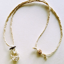 グレードAAAAAランクのヒマラヤ水晶と国産１００％精麻を使用したペンダント　-Pendant Crafted with AAAAA?Grade Himalayan Quartz & 100% Japanese Seima-