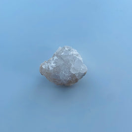 水晶ジオード 浄化セット モロッコ産 精麻紐付き（太さ3～4mm・長さ80cm）天然クリスタル 約3cm・一点物｜空間浄化 お守り