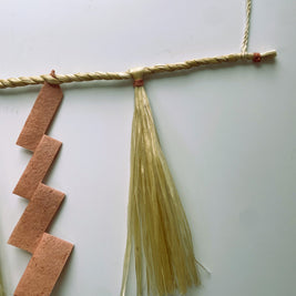 【受注制作】精麻しめ縄・茜の紙垂 ― 空間を清める祓い飾り　Sacred Seima Shimenawa with Madder