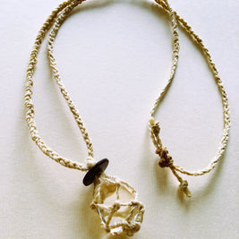 グレードAAAAAランクのヒマラヤ水晶と国産１００％精麻を使用したペンダント　-Pendant Crafted with AAAAA?Grade Himalayan Quartz & 100% Japanese Seima-